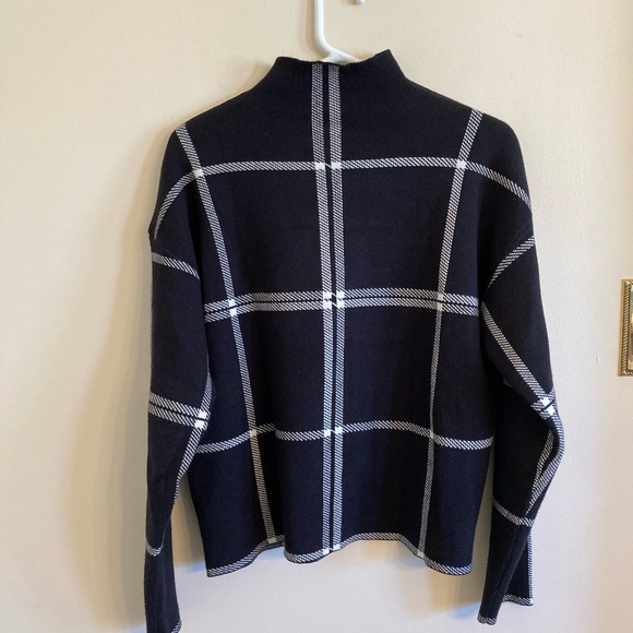 SHEIN Sweater - Picture 3 of 6